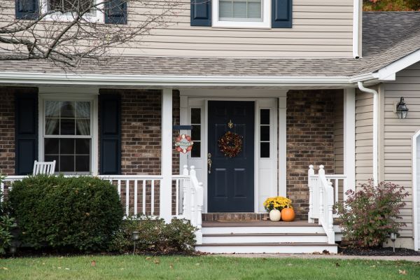 Cost of Front Deck Construction in Van Nuys